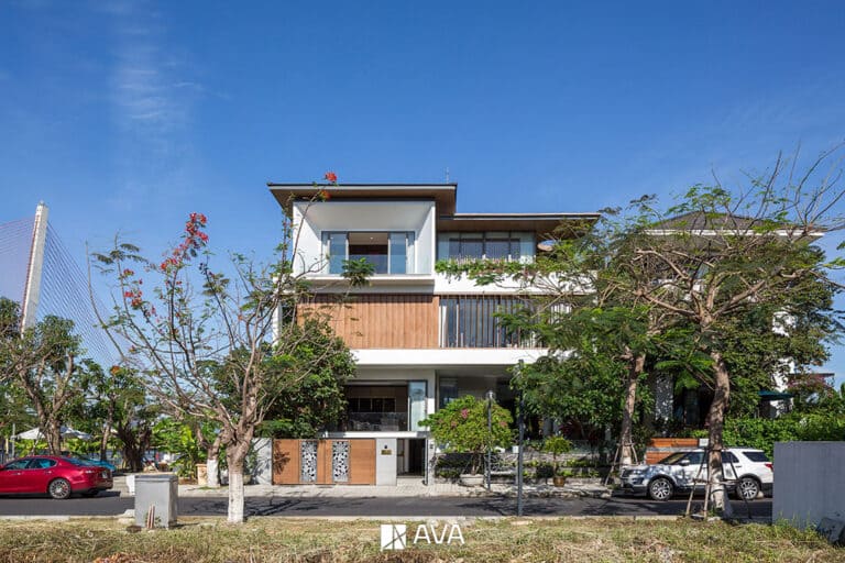 Mặt tiền của biệt thự phố